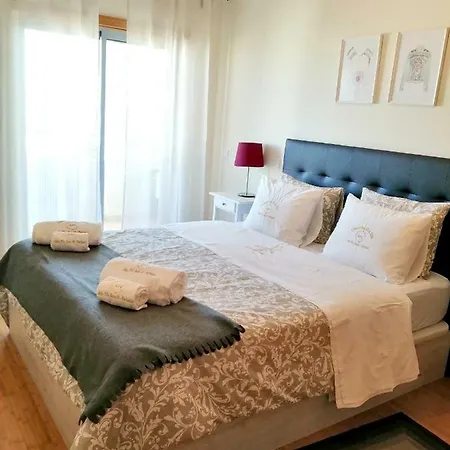 Rotunda Salgueiro Maia Apartman *